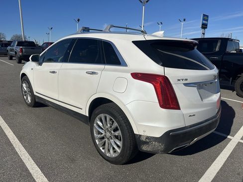 Used 2017 Cadillac XT5 Platinum w/ Driver Assist Package image 3