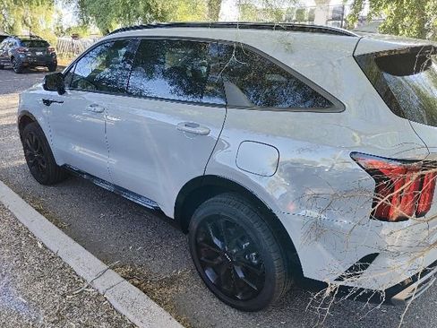 Certified 2023 Kia Sorento SX AWD/4WD image 6