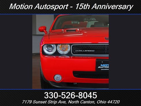 Used 2009 Dodge Challenger SRT8 w/ SRT Option Group II image 5