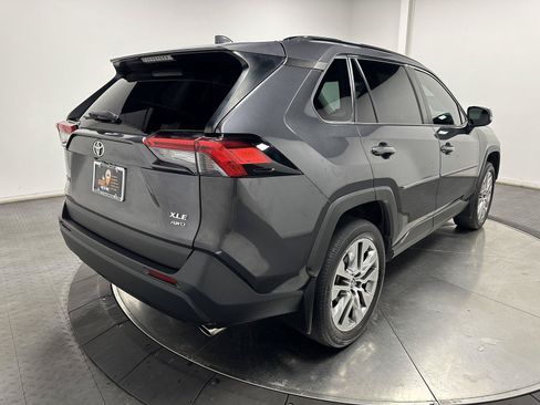 Used 2022 Toyota RAV4 XLE Premium AWD/4WD image 13