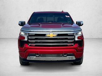 Used 2024 Chevrolet Silverado 1500 High Country w/ High Country Premium Package AWD/4WD video 3