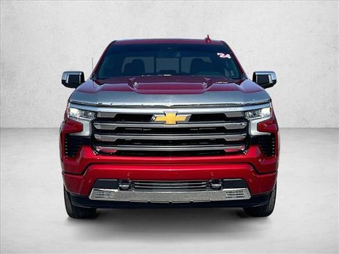 Used 2024 Chevrolet Silverado 1500 High Country w/ High Country Premium Package AWD/4WD image 3