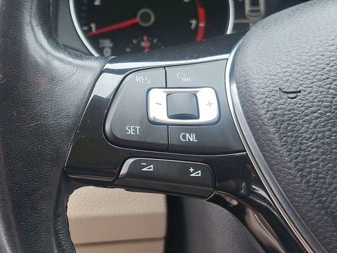 Used 2017 Volkswagen Passat 1.8T SE w/ SE Lighting Package image 21