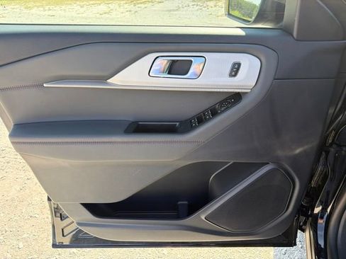 New 2026 Ford Explorer Active w/ Active Comfort Package AWD/4WD image 16