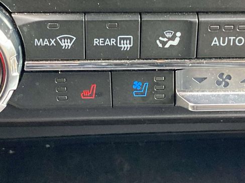 Used 2021 Ford F150 Lariat w/ Max Trailer Tow Package AWD/4WD image 16