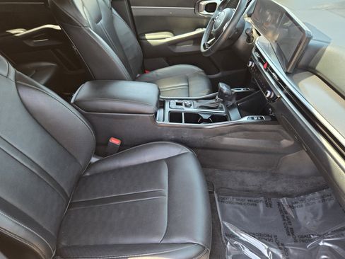Used 2024 Kia Sorento S FWD image 14