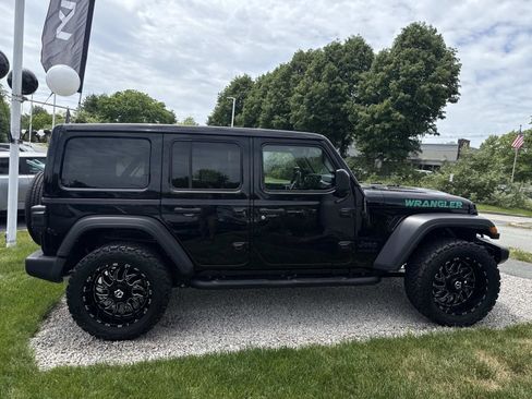 Used 2022 Jeep Wrangler Unlimited Sport w/ Sun And Sound Package AWD/4WD image 7