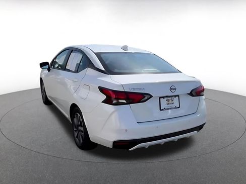 Used 2025 Nissan Versa SV FWD image 11