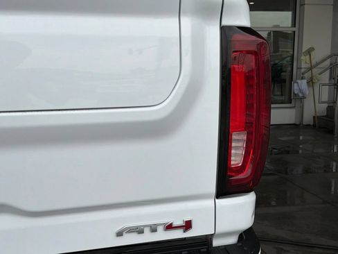 Used 2022 GMC Sierra 2500 AT4 w/ AT4 Premium Plus Package AWD/4WD image 13