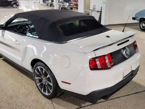 Used 2011 Ford Mustang GT Premium w/ Electronics Pkg RWD image 31