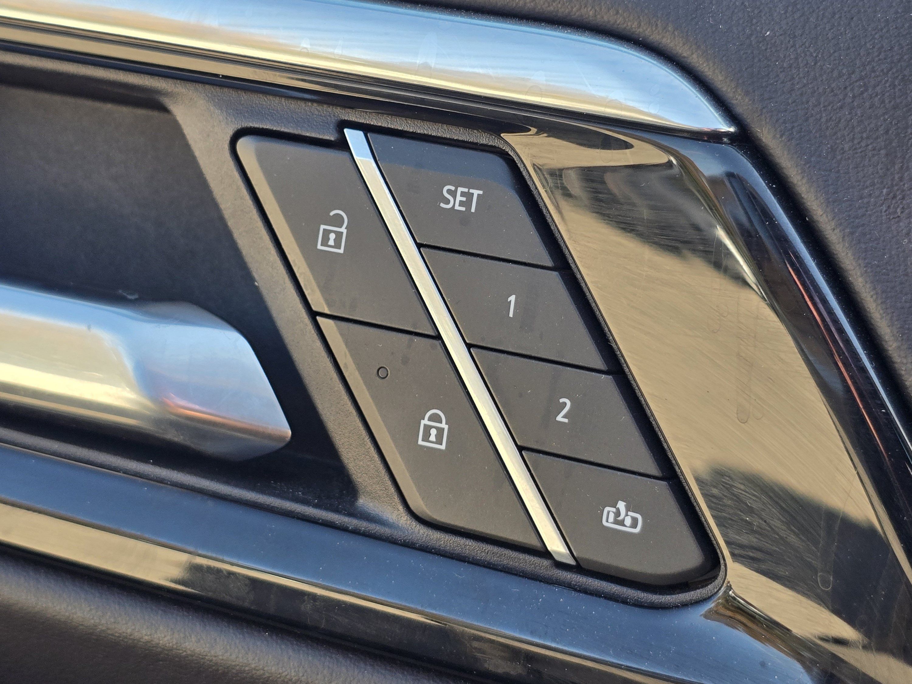 Used 2025 Chevrolet Suburban Z71 AWD/4WD image 18