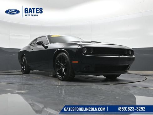 Used 2017 Dodge Challenger SXT Plus RWD image 33