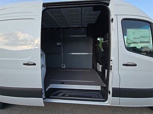 New 2025 Mercedes-Benz Sprinter 2500 image 8