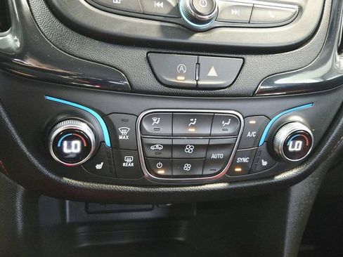 Certified 2022 Chevrolet Equinox RS AWD/4WD image 23