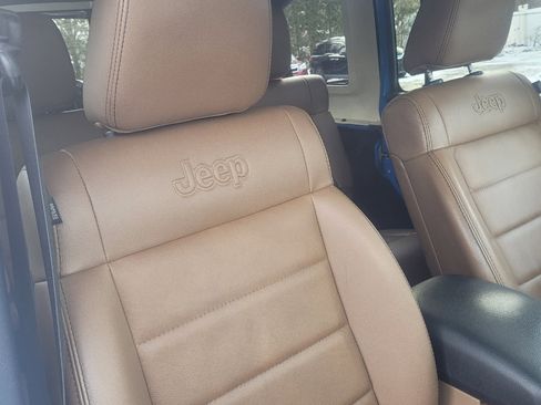 Used 2011 Jeep Wrangler Unlimited Rubicon w/ Dual Top Group image 20