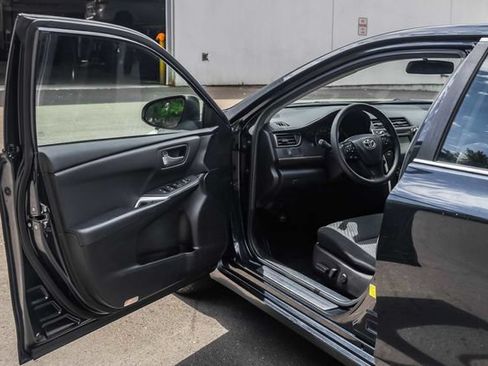 Used 2015 Toyota Camry LE FWD image 23