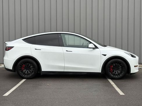 Used 2022 Tesla Model Y Performance AWD/4WD image 4