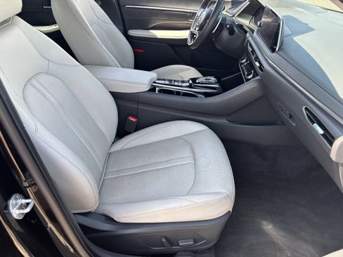 Used 2022 Hyundai Sonata Limited FWD image 12
