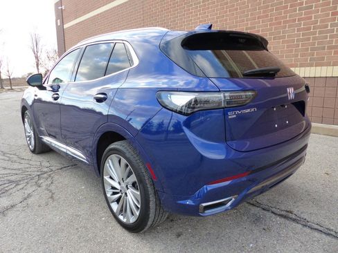 Used 2025 Buick Envision Avenir AWD/4WD image 7