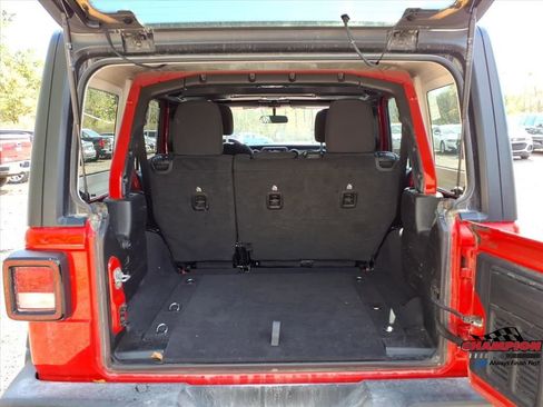 Used 2023 Jeep Wrangler Sport S image 13