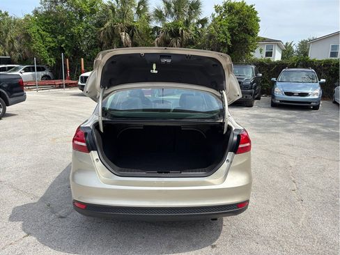 Used 2017 Ford Focus SE FWD image 33