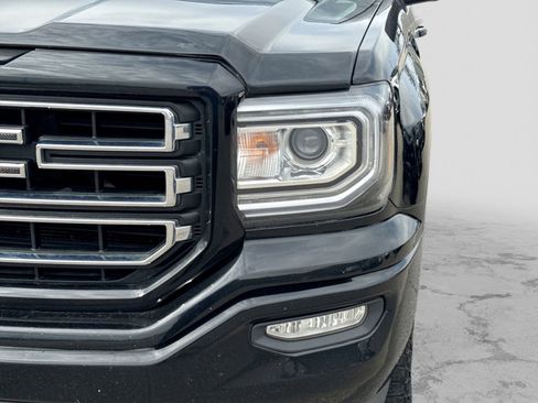 Used 2017 GMC Sierra 1500 SLE w/ SLE Value Package AWD/4WD image 2