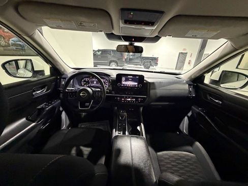 Used 2022 Nissan Pathfinder SV FWD image 21