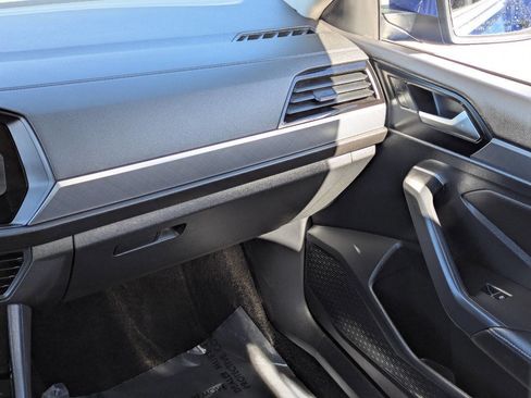 Used 2022 Volkswagen Jetta SE image 17