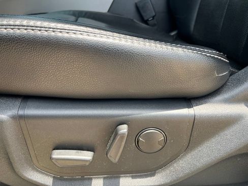 Used 2020 Ford F250 Lariat w/ Lariat Value Package AWD/4WD image 11