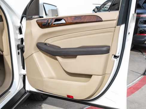 Used 2015 Mercedes-Benz ML 350 4MATIC image 44