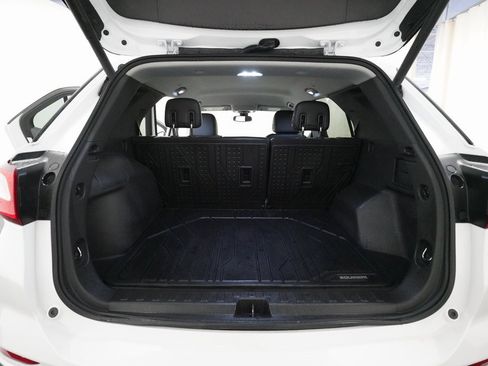 Used 2020 Chevrolet Equinox Premier image 10