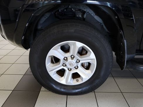 Used 2014 Toyota 4Runner SR5 image 17