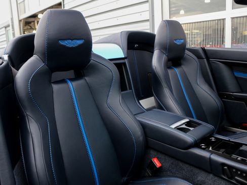 Used 2017 Aston Martin V12 Vantage S image 38