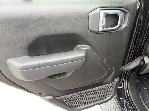 Used 2022 Jeep Wrangler Unlimited Sport AWD/4WD image 11