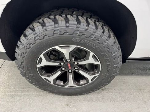 New 2026 GMC Yukon XL AT4 Ultimate w/ LPO, Floor Liner Package AWD/4WD image 7