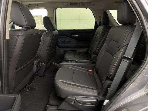 New 2026 Nissan Pathfinder SL w/ SL Premium Package FWD image 16
