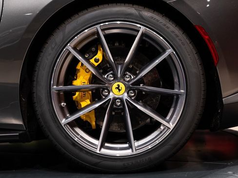 Certified 2022 Ferrari 812 GTS Base image 14