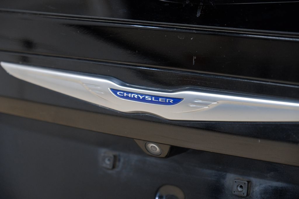Used 2020 Chrysler Pacifica Limited FWD image 66