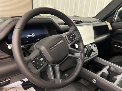New 2026 Land Rover Defender 130 X-Dynamic SE image 12