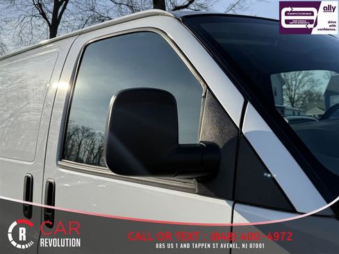 Used 2023 GMC Savana 2500 RWD image 30