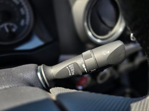 Used 2020 Toyota Tacoma TRD Sport w/ Technology Package AWD/4WD image 35