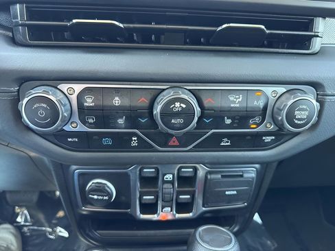 Used 2024 Jeep Wrangler Unlimited Sahara w/ Dual Top Group AWD/4WD image 14