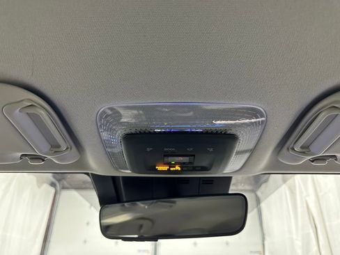 Used 2025 Toyota Prius XLE image 41