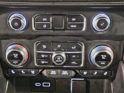 Used 2021 GMC Yukon SLT w/ SLT Premium Package AWD/4WD image 45