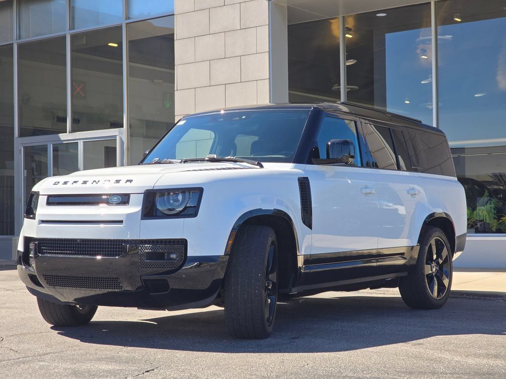 Used 2025 Land Rover Defender 130 X-Dynamic SE AWD/4WD image 15