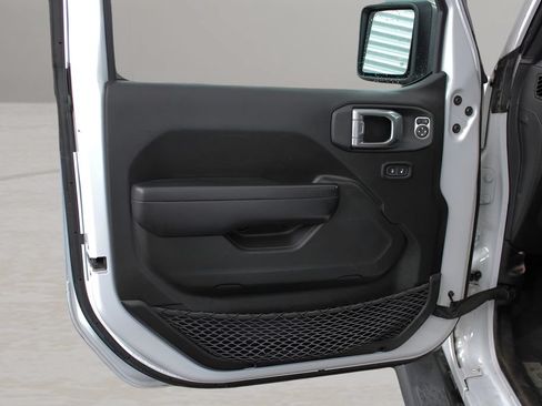 Used 2022 Jeep Wrangler Unlimited Sport AWD/4WD image 11