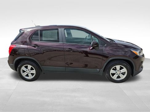 Used 2020 Chevrolet Trax LS w/ Tint and Cruise Package FWD image 5