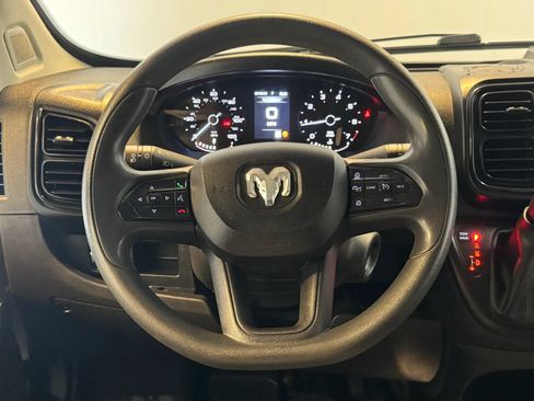 Used 2024 RAM ProMaster 2500 w/ Convenience Group FWD image 11