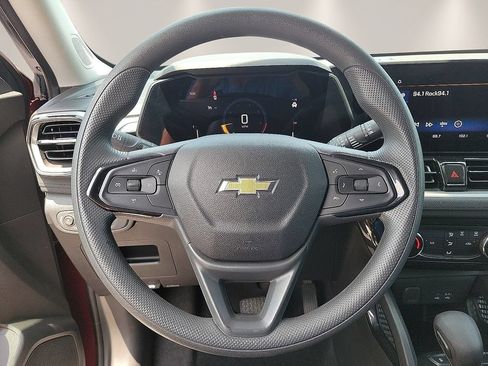Used 2025 Chevrolet TrailBlazer LT FWD image 18