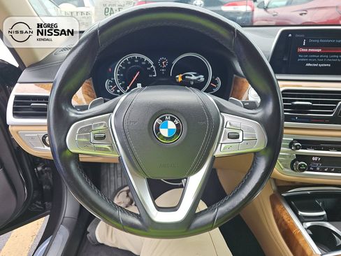 Used 2018 BMW 740i RWD image 8